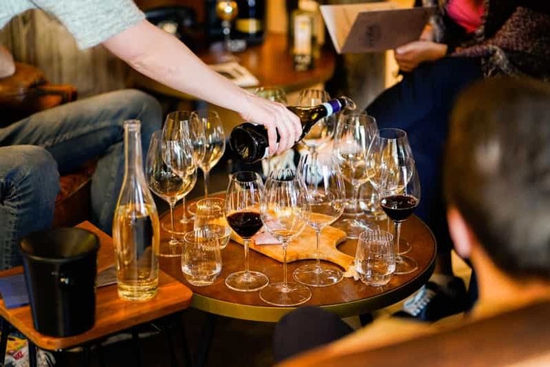 Billet Durbuy : dégustation de vin mousseux avec guide spécialiste