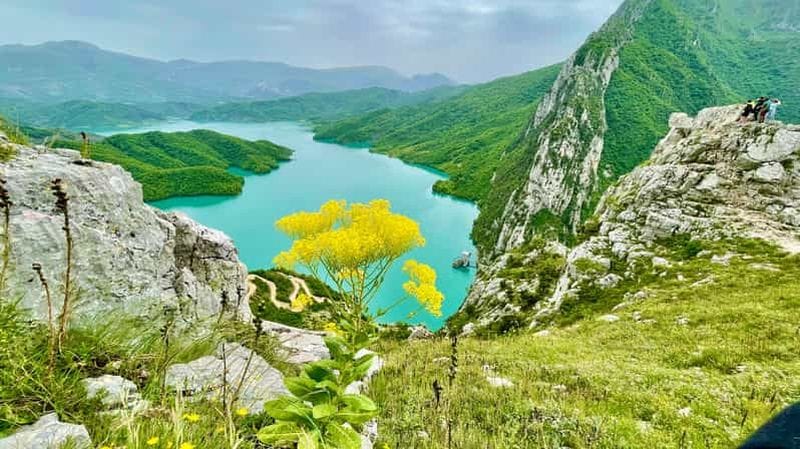 Billet Depuis Tirana : Randonnée sur le mont Gamti et le lac Bovilla en Land Rover