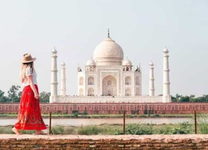 Billet D'Ahmedabad : excursion d'une journée au Taj Mahal et à Agra avec séjour dans un hôtel 5 étoiles