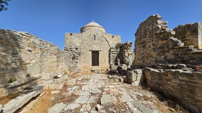 Billet VISITE PRIVÉE | Montagne du Troodos : cascade, villages et déjeuner