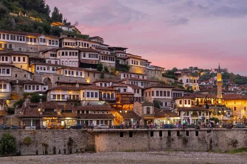 Billet Depuis Durrës/Golem : le château de Berat, un joyau de l'UNESCO