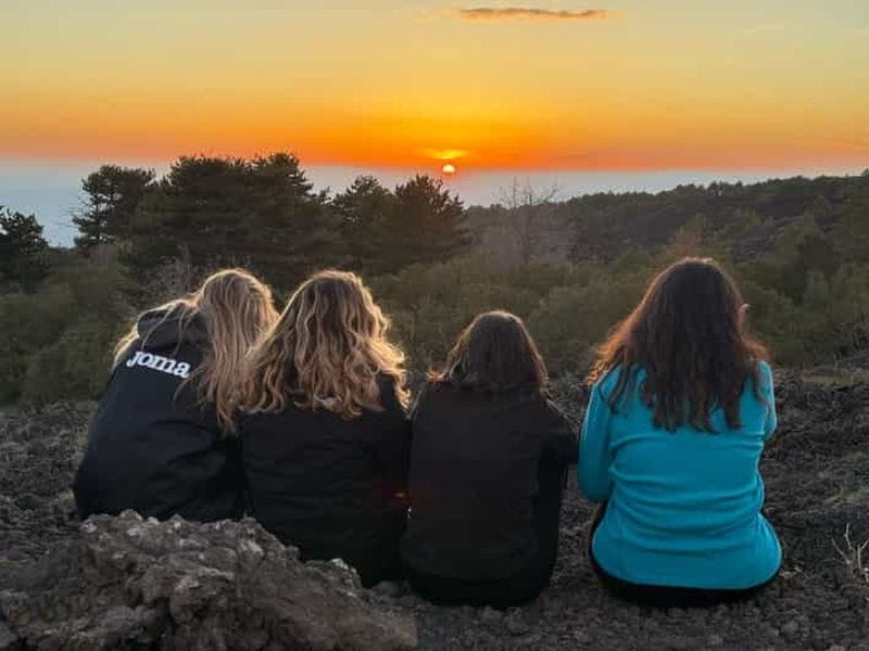 Billet Excursion à l'Etna au coucher du soleil : randonnée, grotte et dégustation