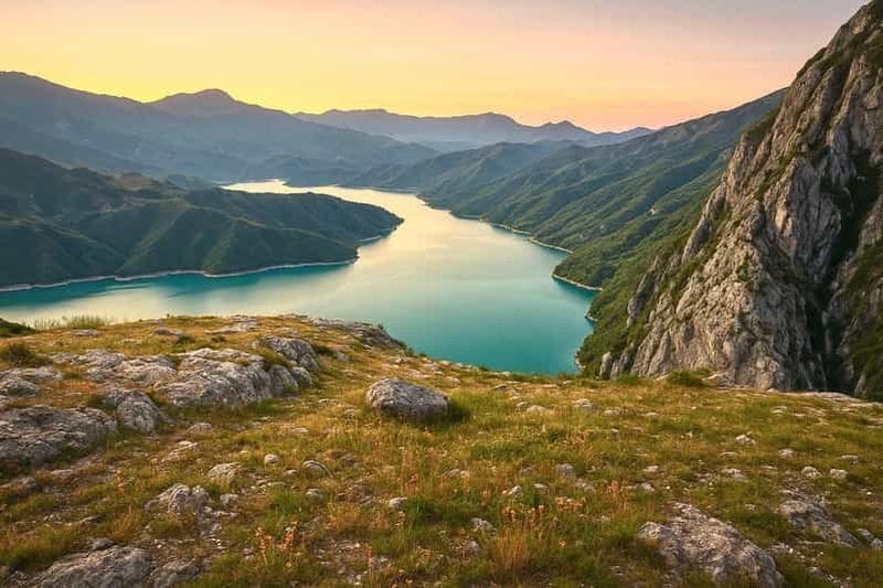 Billet Depuis Tirana : visite d'une journée au lac Bovilla et au mont Gamt avec randonnée