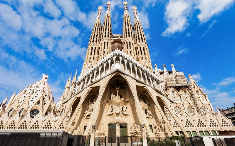 Billet Combo : billets pour la Sagrada Familia et le Parc Güell + tour en bus Hop-On Hop-Off de Barcelone