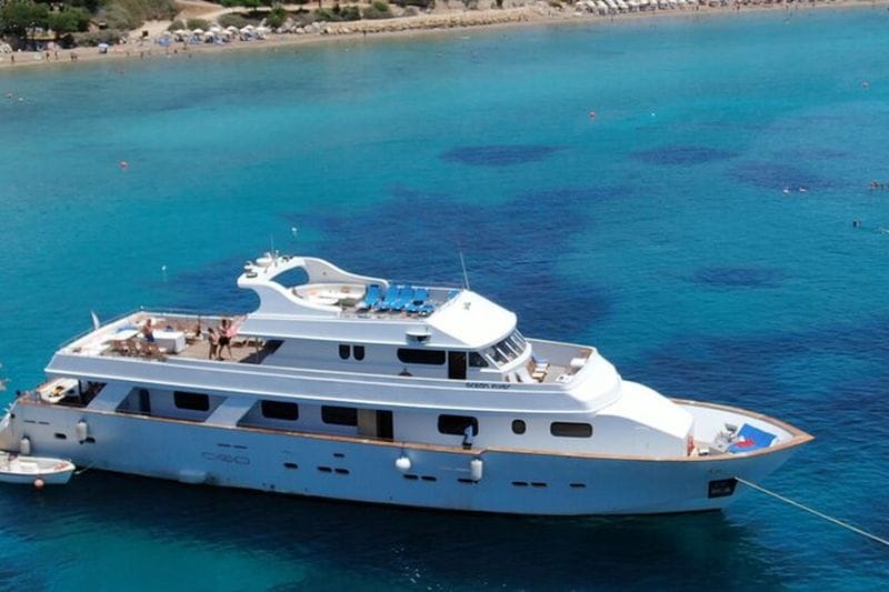 Billet Croisière avec déjeuner et bar ouvert le long de la côte de Paphos