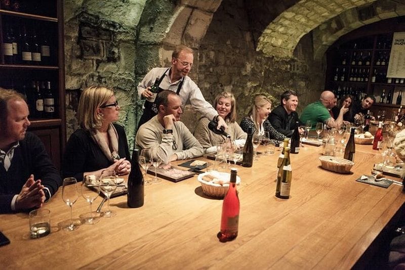Billet Dégustation de vins et champagne dans une cave de Paris