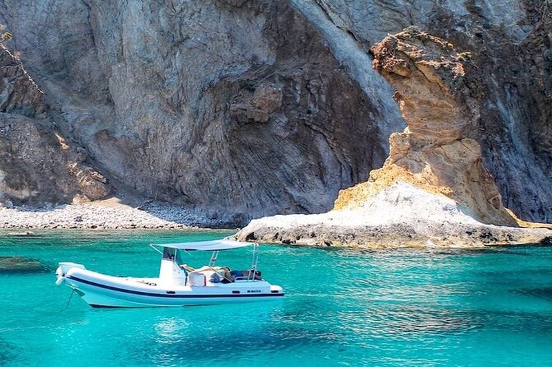Billet Excursion privée en bateau vers l'île de Ponza au départ de Rome avec déjeuner