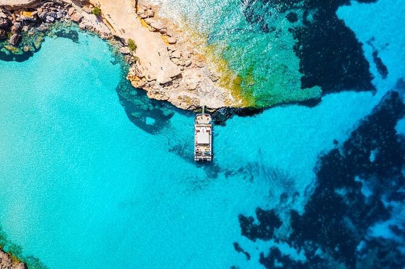 Billet Excursion en bateau à Cala Conta et Cala Bassa à Ibiza