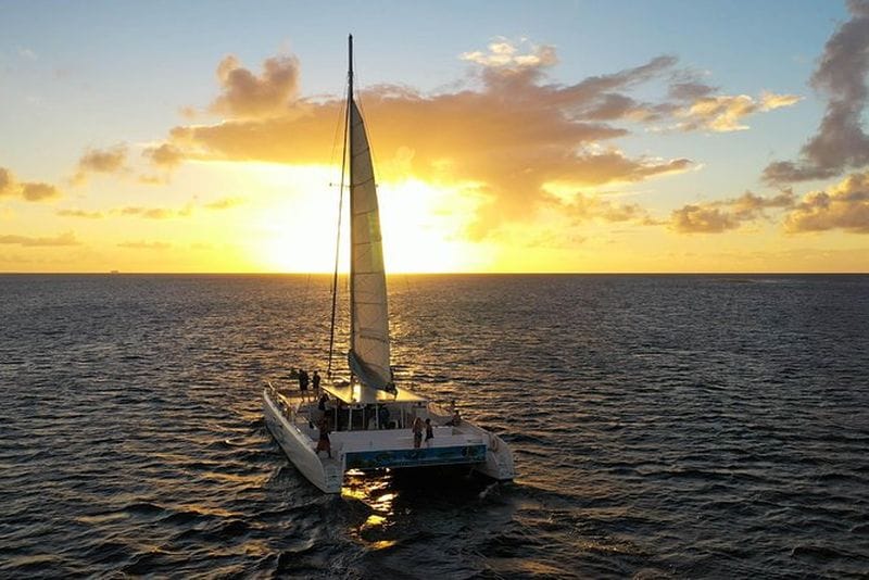 Billet Fête en bateau au coucher du soleil à Castries