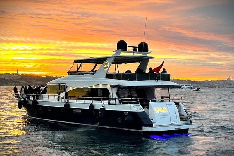 Billet Croisière au coucher du soleil sur le Bosphore à Istanbul