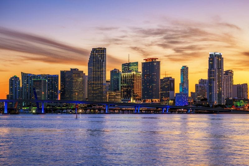 Billet Croisière au coucher du soleil à Miami avec surclassement optionnel au Hard Rock Cafe et à la Sky Wheel