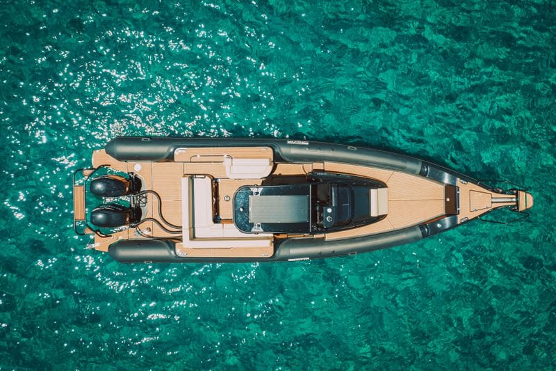 Billet Location de bateau - Storm SEMI CABIN 900 (Semi-rigid)