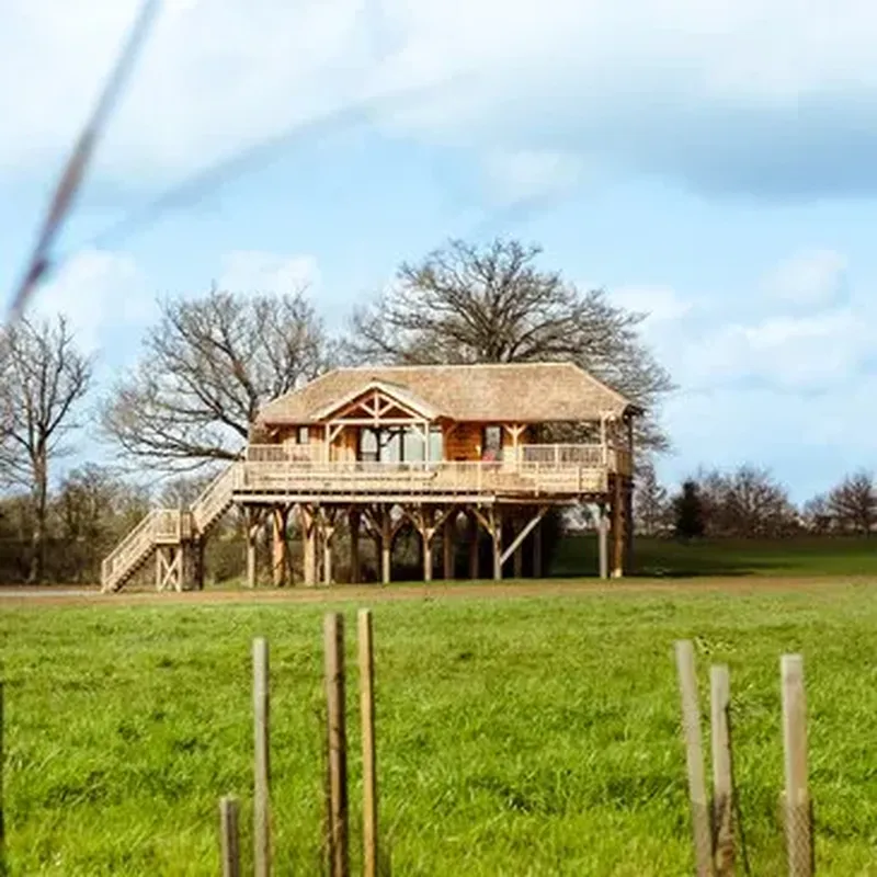 Billet Nuit en Cabane sur Pilotis avec Jacuzzi Privatif près de Laval