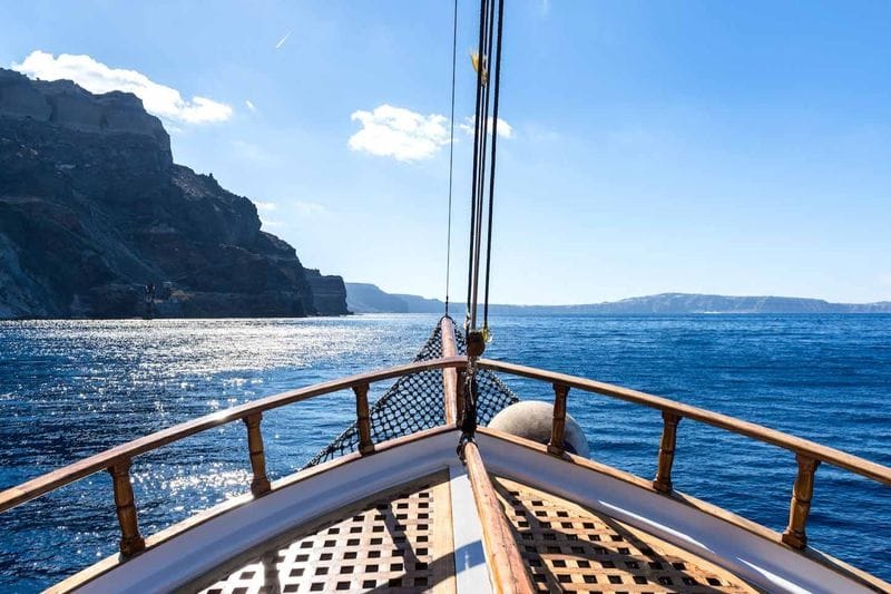 Billet Santorin : Excursion guidée en bateau sur le volcan et les sources d'eau chaude