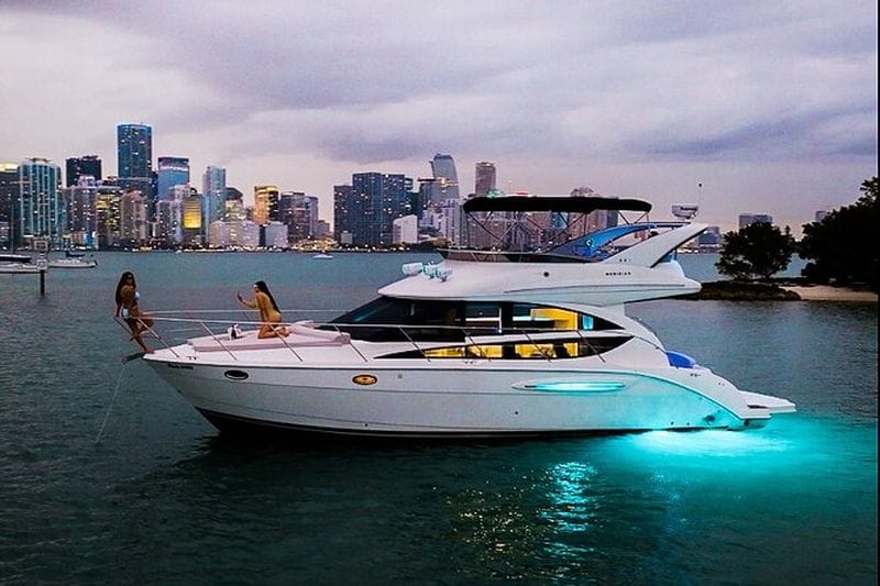 Billet 42 à 46 Ft Private Yacht Miami, louer pour 2 ou 4 heures, 13 ppl