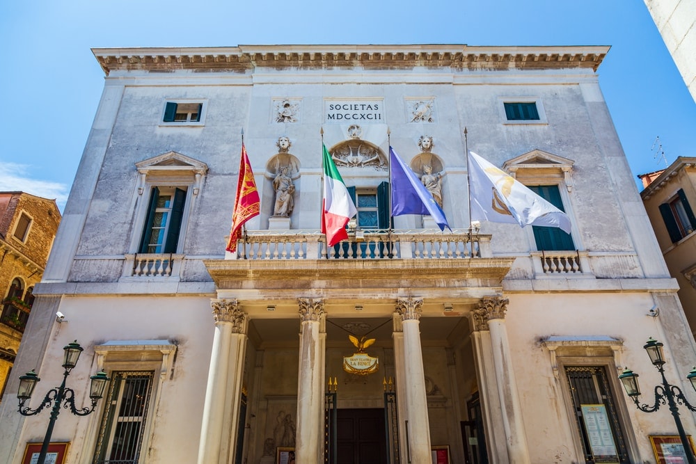 Extérieur de La Fenice à Venise