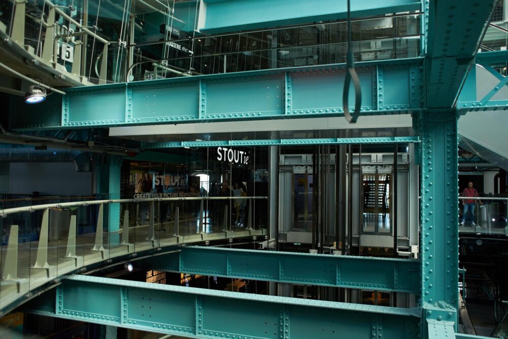 Intérieur du Guinness Storehouse