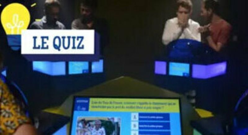 Billet Participation à un blind test immersif dans un décor de plateau TV à Bayonne
