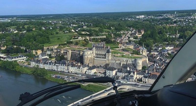Billet Vol en hélicoptère à Neuvy-le-Roi - survol de la Loire et ses Châteaux