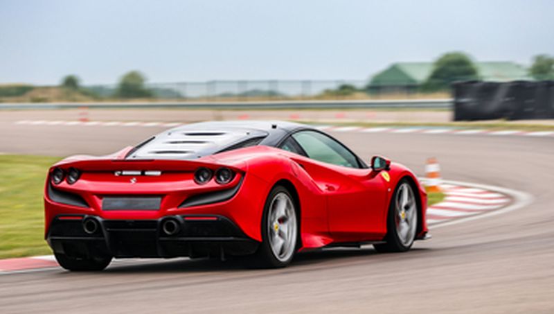 Billet Pilotage de 2 GT : Lamborghini Huracan et Ferrari F8 Tributo - circuit des Ecuyers