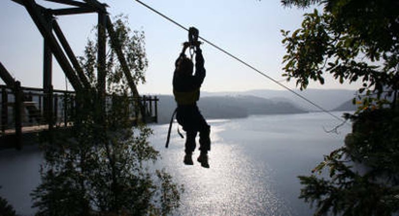 Billet Pass Extrem'Aventure : Parcours, Tyrolcable et Saut à l'Élastique au Lac de Pierre-Percée
