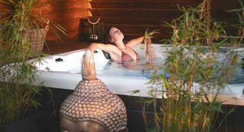 Billet Séjour Insolite avec Spa à Autoire près de Rocamadour