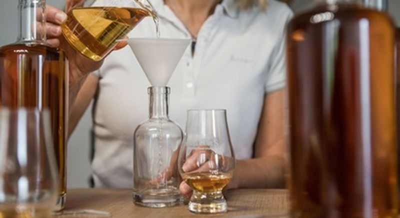 Billet Atelier de création de votre bouteille de whisky de 70 cl à Rozelieures