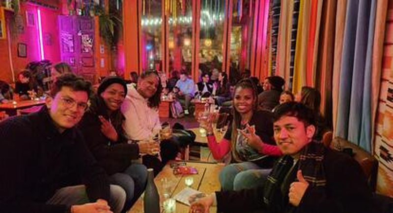 Billet Expérience insolite avec des inconnus dans un bar caché parisien