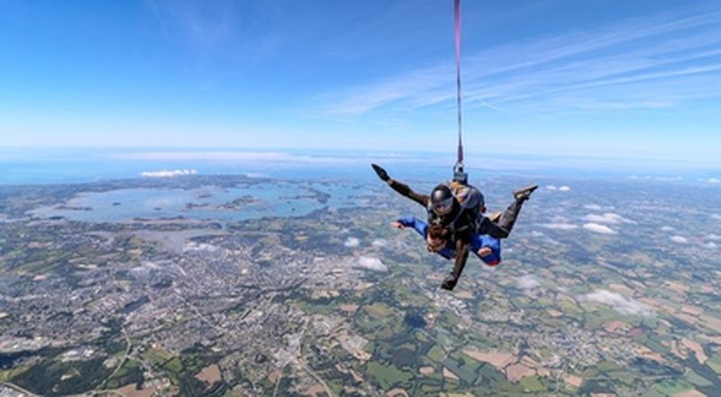 Billet Saut en parachute à Vannes face à Belle-Île-en-Mer