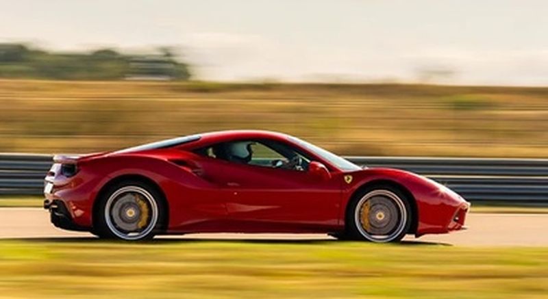 Billet Stage de pilotage en Ferrari F8 - Circuit de Mornay