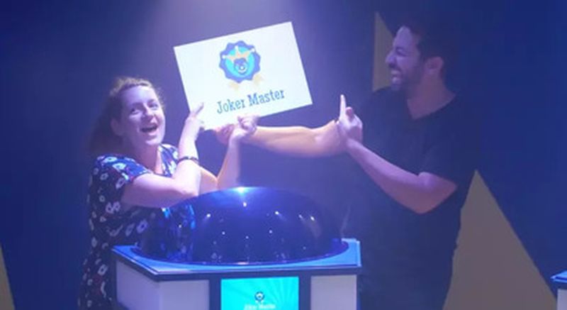 Billet Participation à un blind test immersif dans un décor de jeu télé à Paris Bonne Nouvelle