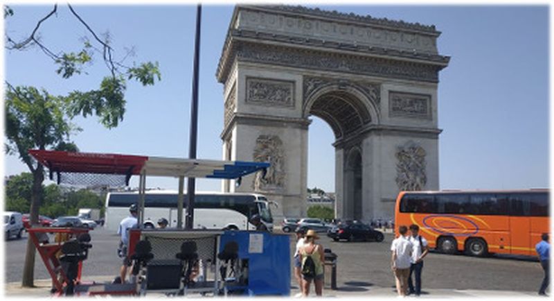 Billet Bar Tour Paris : Explorez la capitale à 5 en pédalant avec une boisson à la main - 1h