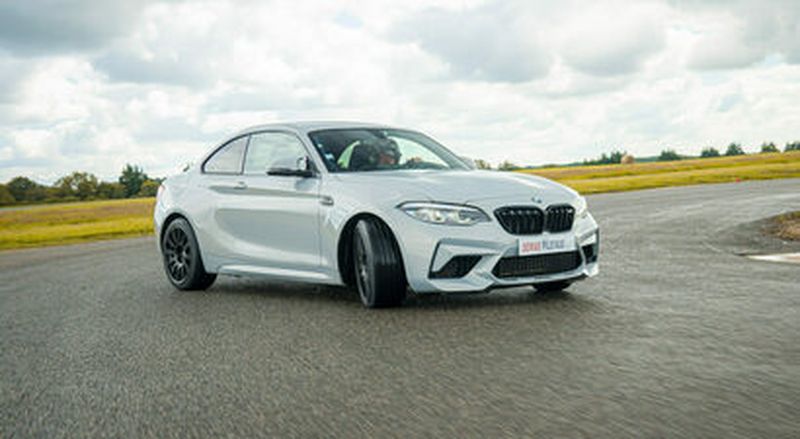 Billet Stage de drift sur piste arrosée en BMW - Circuit du Bourbonnais