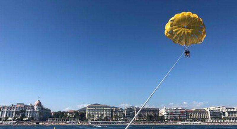 Billet Vol en parachute ascensionnel au départ de la Promenade des Anglais à Nice