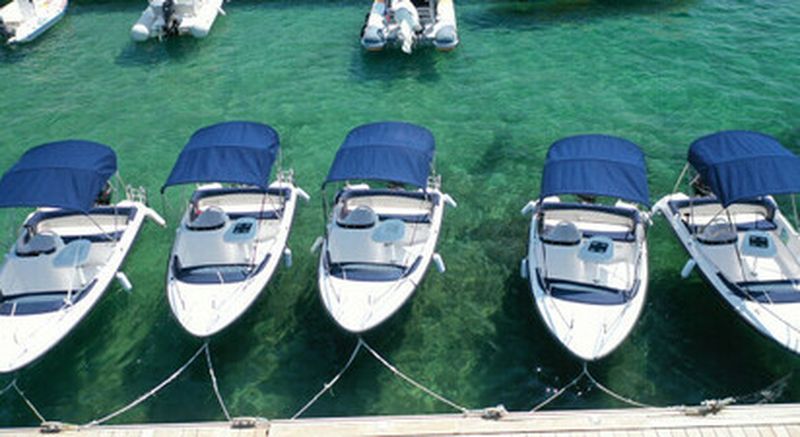 Billet Location de bateau sans permis dans la baie d'Agay à Saint-Raphaël