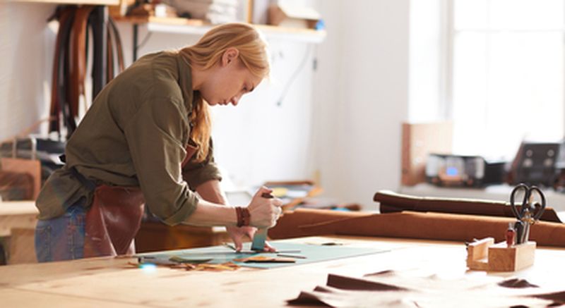Billet Atelier maroquinerie : fabrication d'accessoires à Paris 2ème dans le Quartier du Sentier
