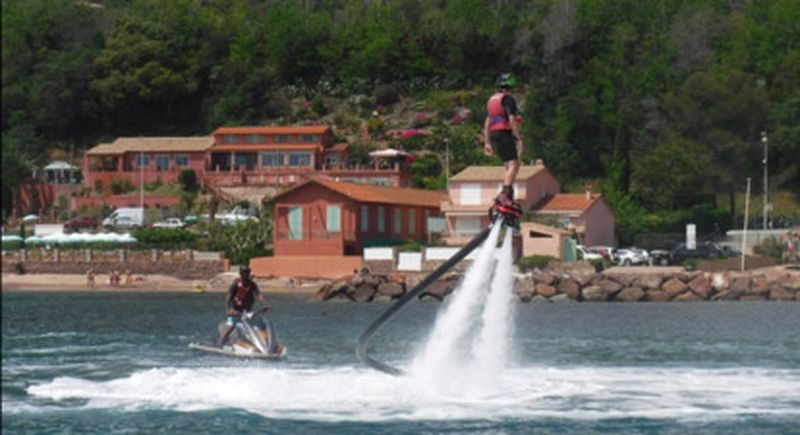 Billet Initiation au Flyboard à Saint-Raphaël sur la côte d'azur