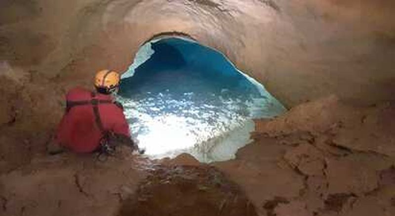 Billet Spéléologie dans un gouffre d'eau chaude à Tarascon sur Ariège