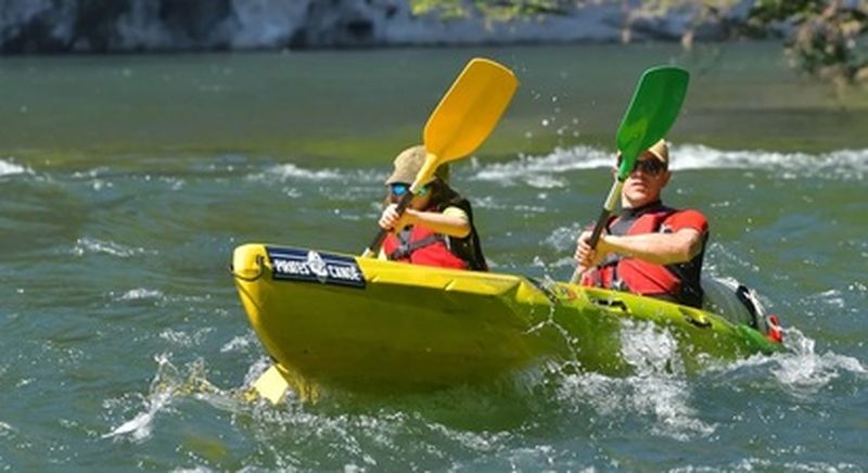 Billet 12 km de descente de rivière en canoë dans les Gorges de l'Ardèche - La Bonny