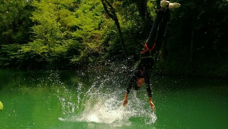 Billet Saut à l'Élastique près de Pau - Saut avec touché d'eau à Arudy