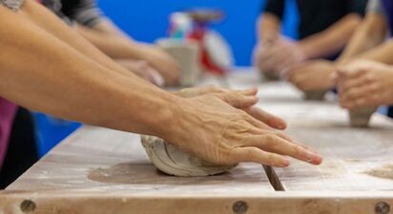 Billet Atelier de Poterie à Paris 12ème - Initiation au modelage en poterie céramique