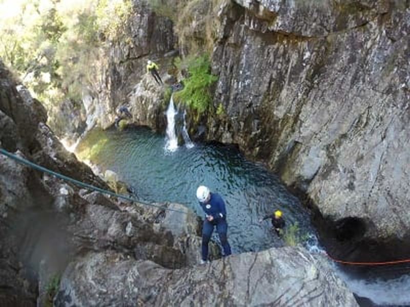 Billet Excursion privée de canyoning dans le Rio de Frades, près de Porto