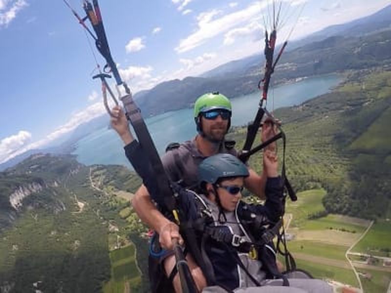 Billet Baptême de parapente au-dessus du lac du Bourget, près d’Aix-les-Bains