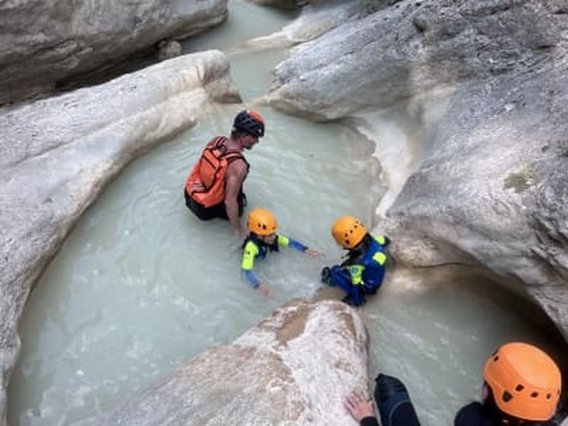 Billet Canyoning enfants dans le Verdon au Ravin de Rayaup à Castellane