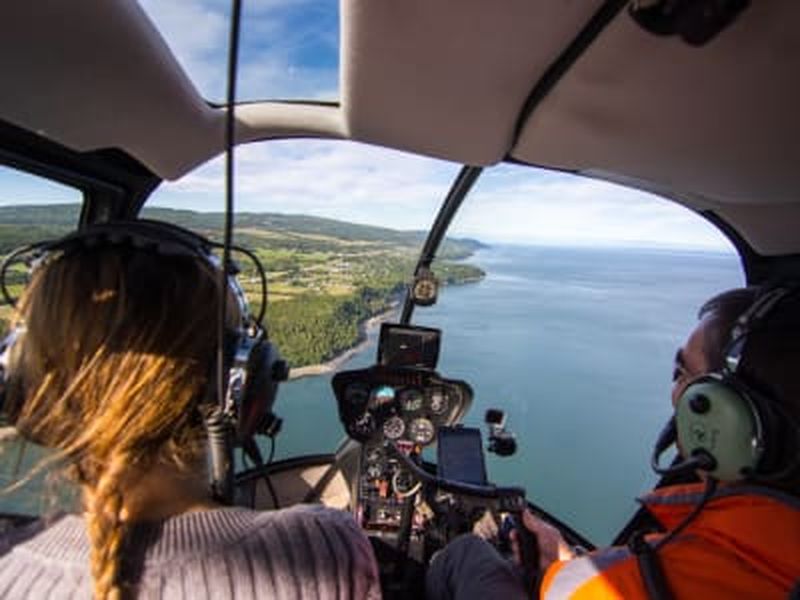 Billet Survol de Charlevoix en hélicoptère avec escale au phare du Cap de la Tête au Chien, Québec
