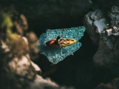 Billet Aventure en kayak de mer à travers les grottes du Cap Kamenjak
