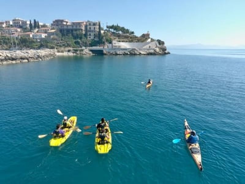 Billet Kayak de mer au lever du soleil, grottes et séance de yoga sur la côte de Paralio Astros