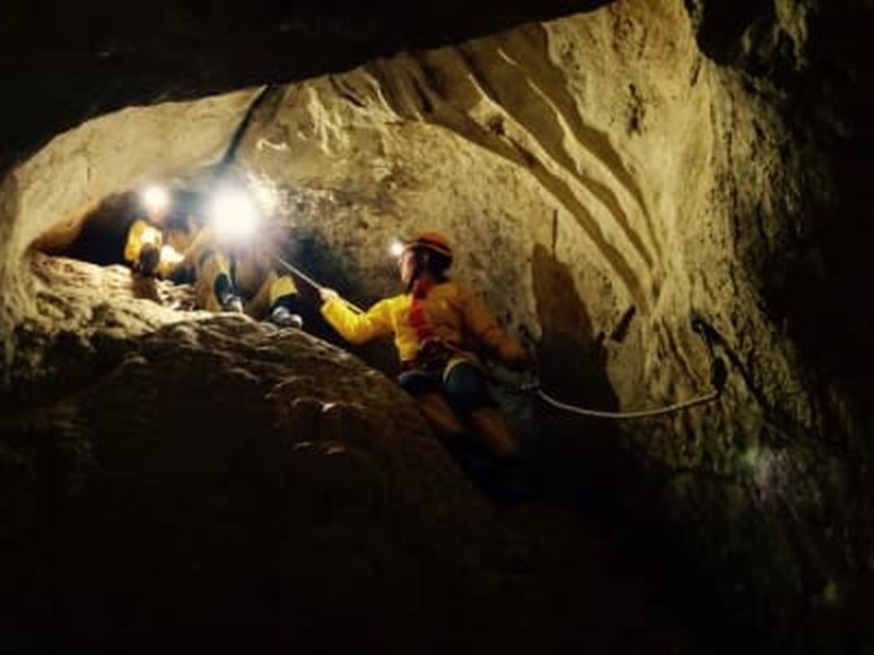 Billet Spéléologie dans la grotte Cordier à Salavas, Ardèche