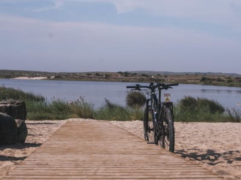 Billet Journée e-bike & paddle à la Lagoa da Ervedeira depuis Leiria, Portugal