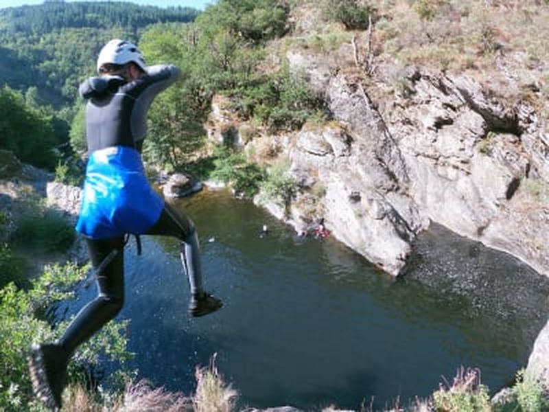 Billet Découverte du canyoning dans le canyon du Tayrac, près de Millau